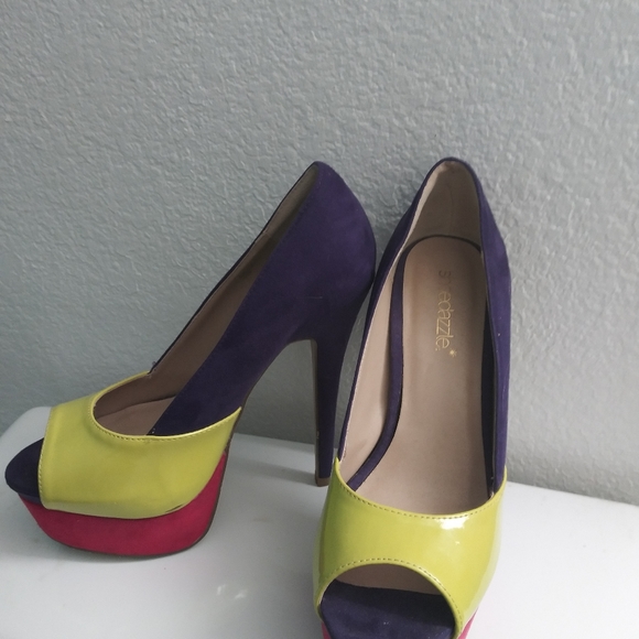 Pumps - Picture 10 of 10